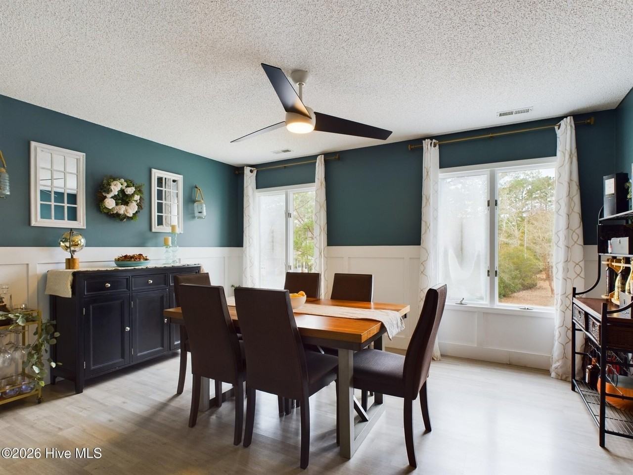 1121 Barkentine Dr - Photo 3 of 36