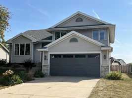 featured image of 3833 Mammoth Trl #1