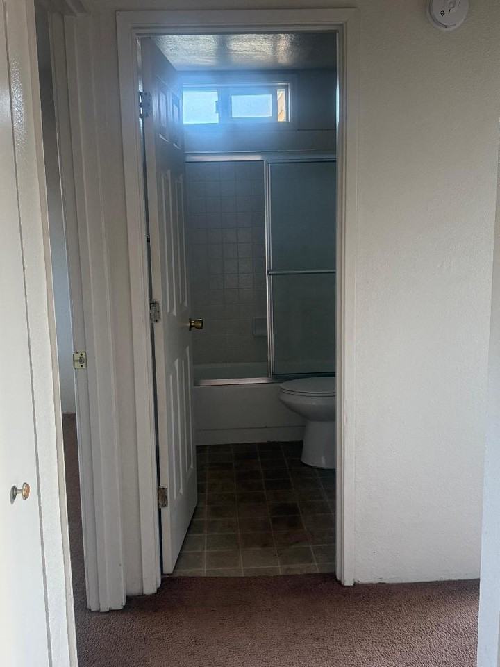3148 W Harvard Ave #A - Photo 3 of 8