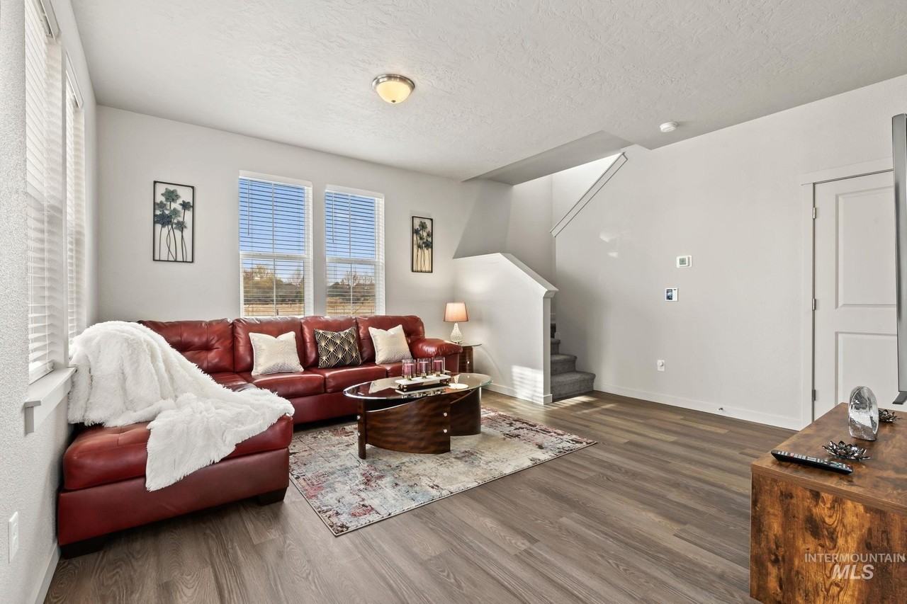 5958 S Jessenia Ln - Photo 7 of 30