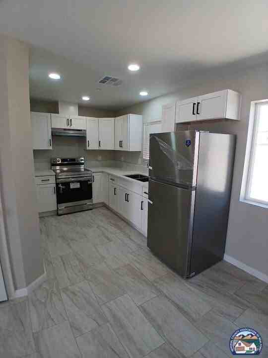 172 W Alamo St #C - Photo 5 of 19