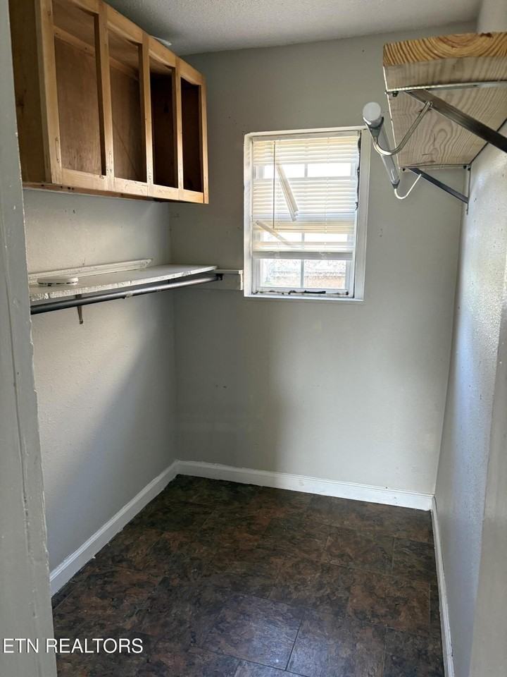 823 Siluria St #823 - Photo 4 of 6