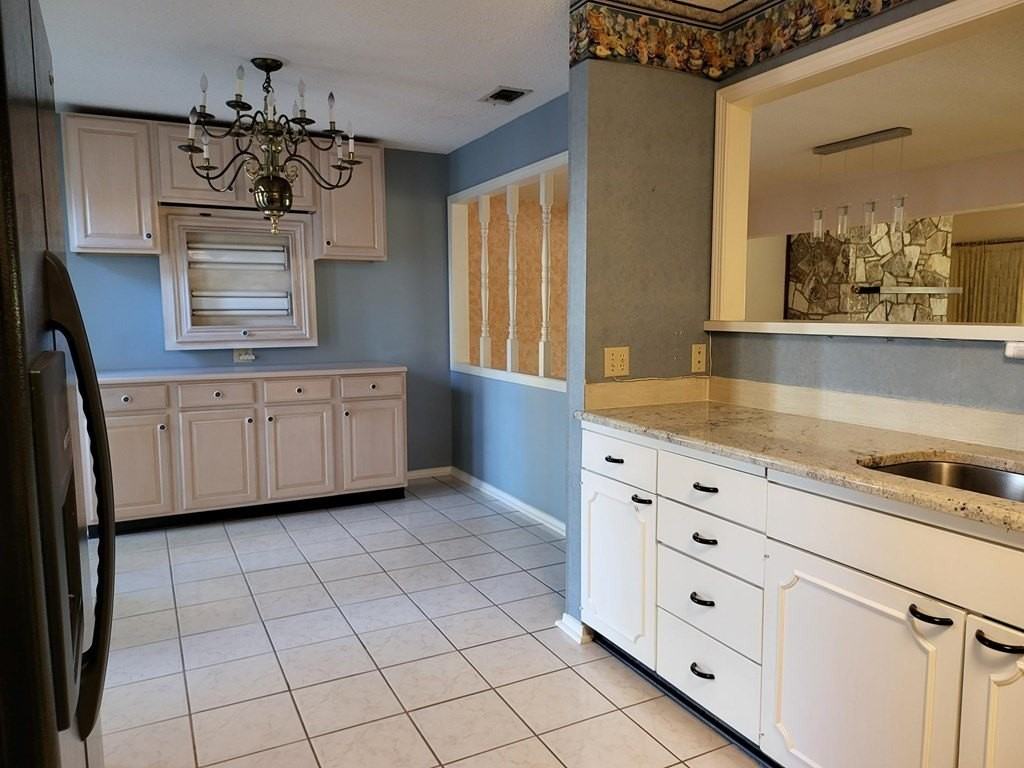 547 Fairway Dr - Photo 7 of 14