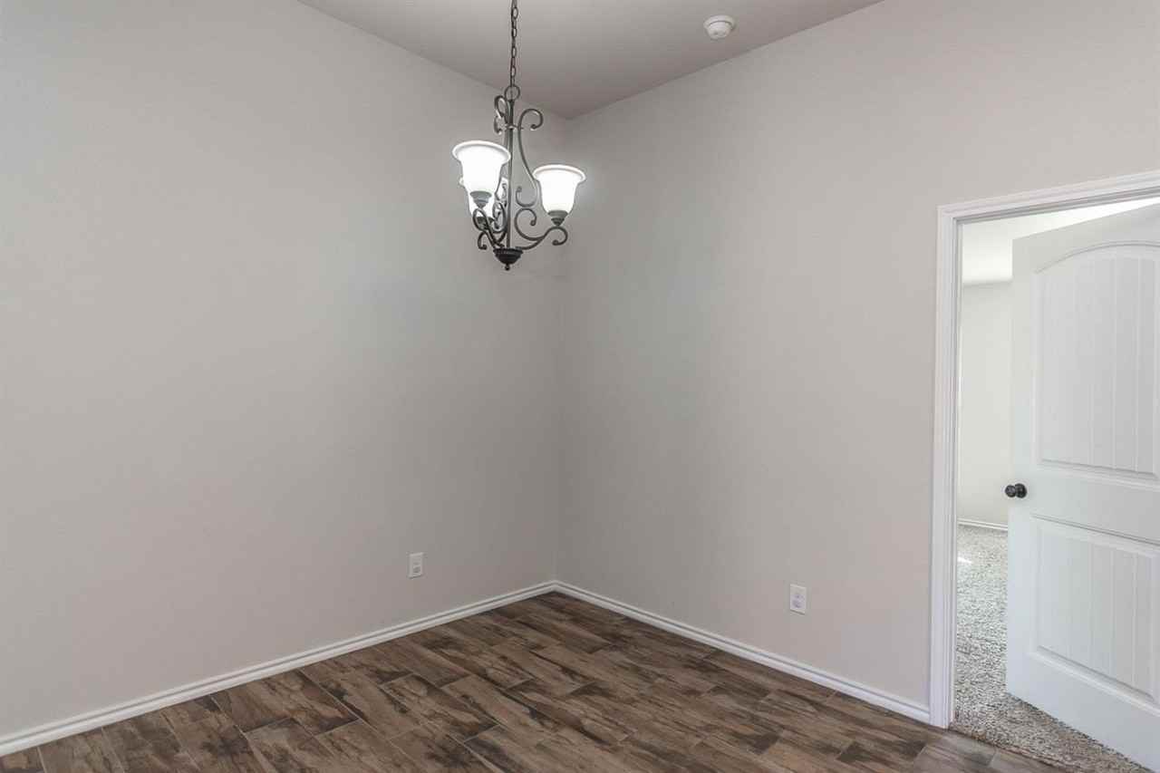 7449 104th St - Photo 3 of 16