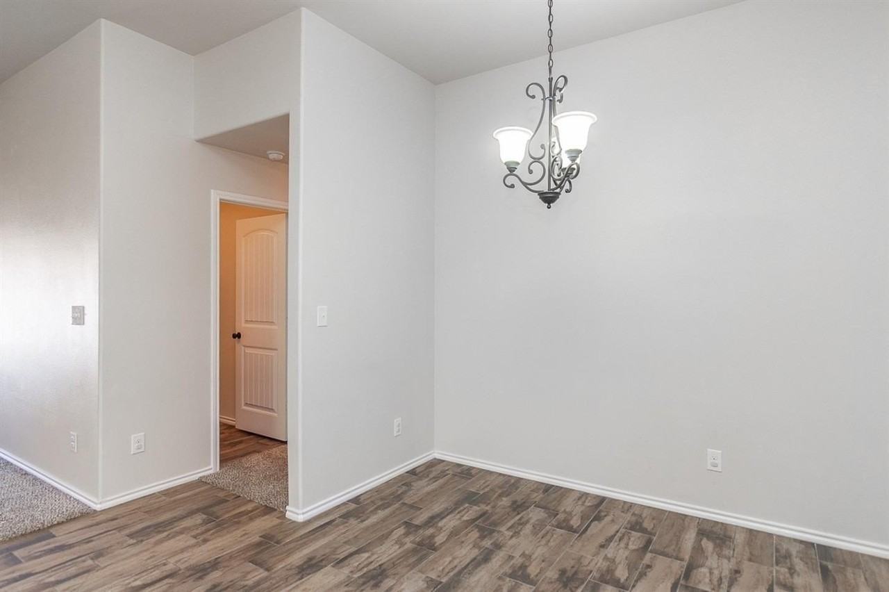 7449 104th St - Photo 4 of 16