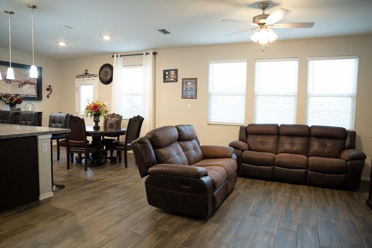 4207 Lorisa Dr - Photo 6 of 30