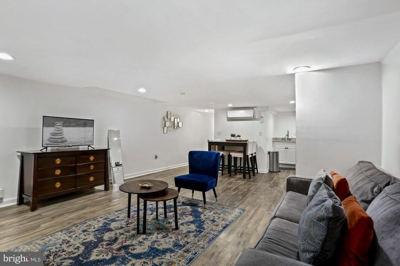 952 Shepherd St Nw - Photo 6 of 16