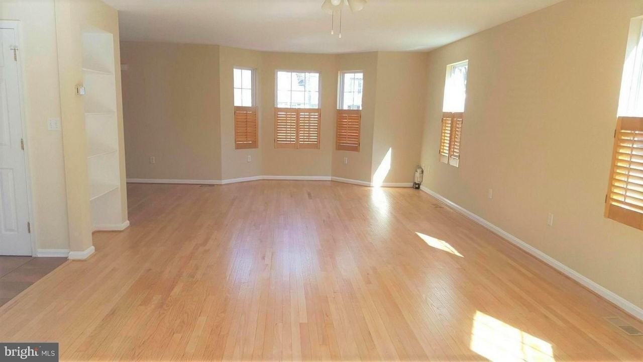 3562 Edgemont St - Photo 5 of 9