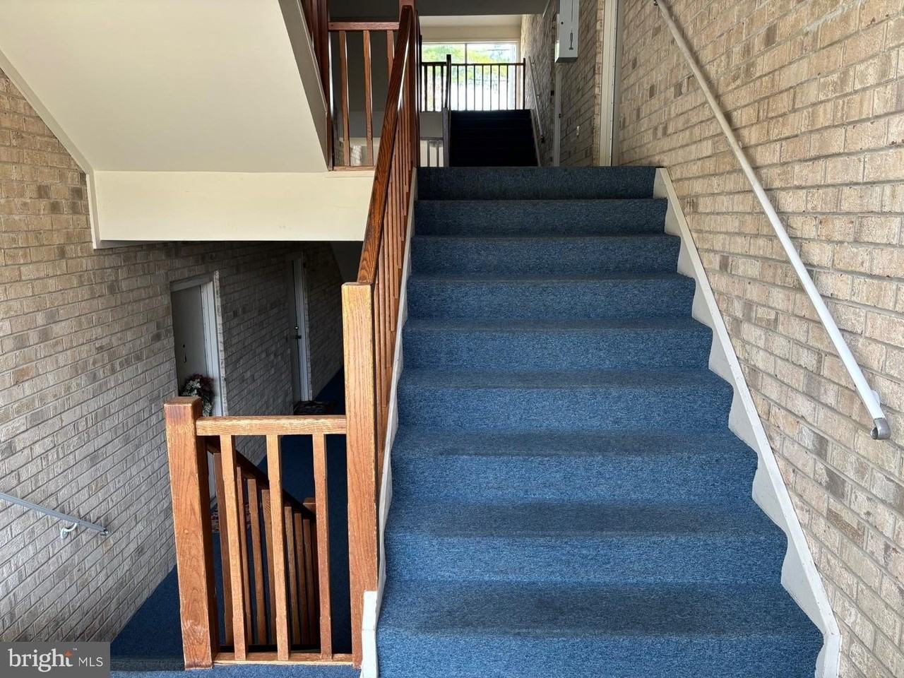 2219 Lowells Glen Rd - Photo 2 of 24