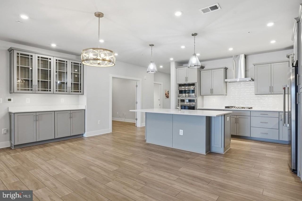 111 Marshgrass Way - Photo 6 of 50