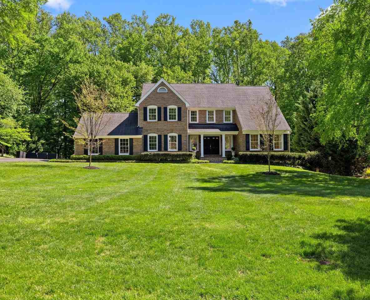 6609 Heidi Ct - Photo 2 of 50