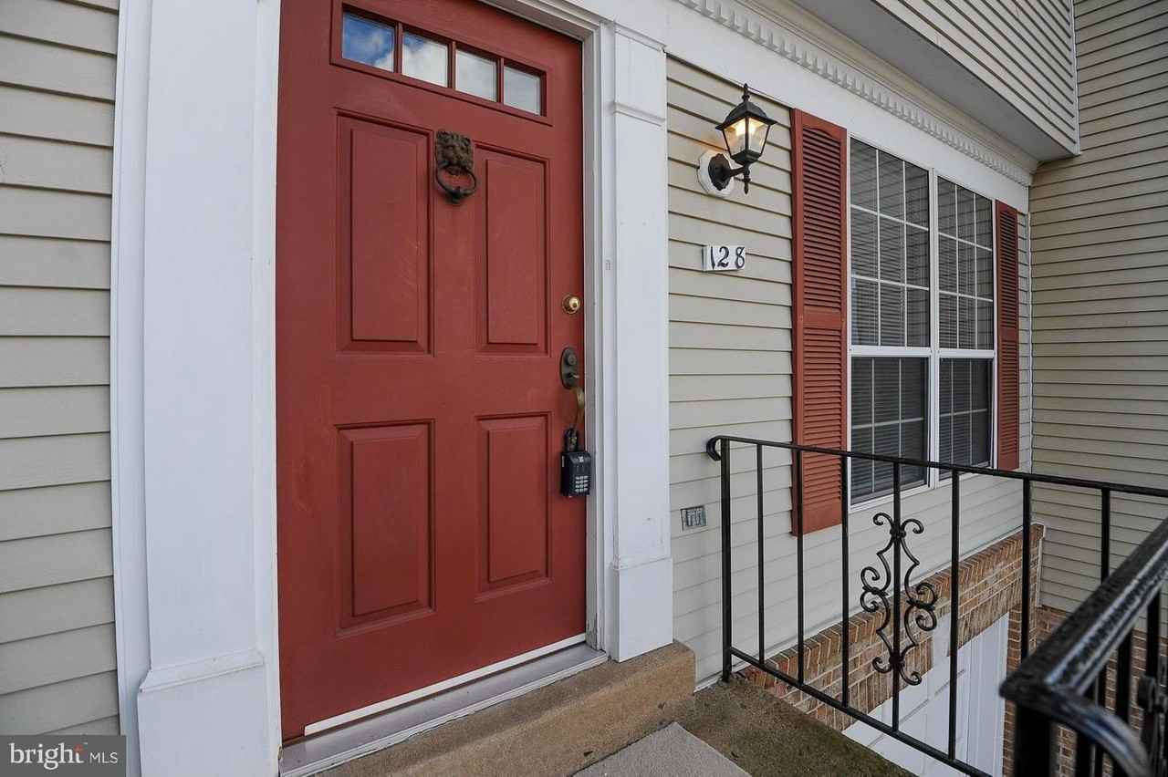 128 Sulgrave Ct - Photo 4 of 23