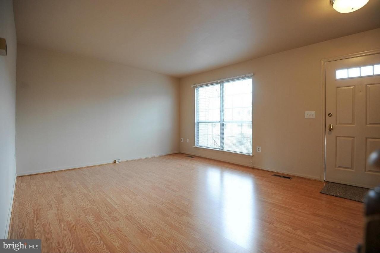 128 Sulgrave Ct - Photo 5 of 23