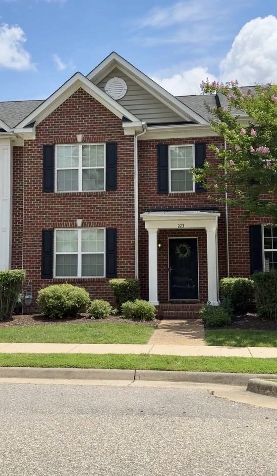 223 Quarterpath Rd