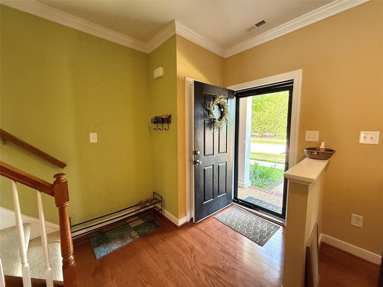 223 Quarterpath Rd - Photo 2 of 13