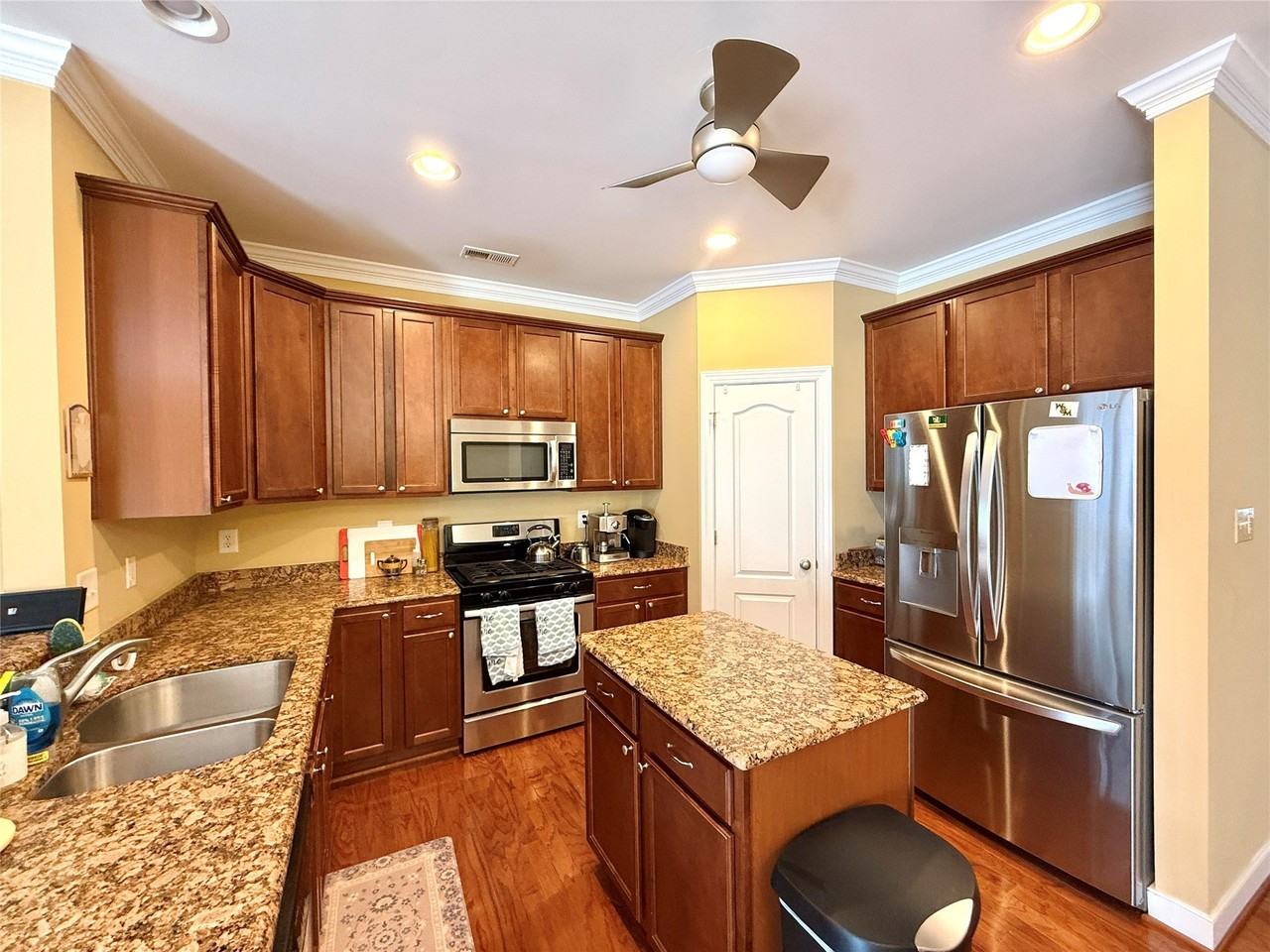 223 Quarterpath Rd - Photo 4 of 13