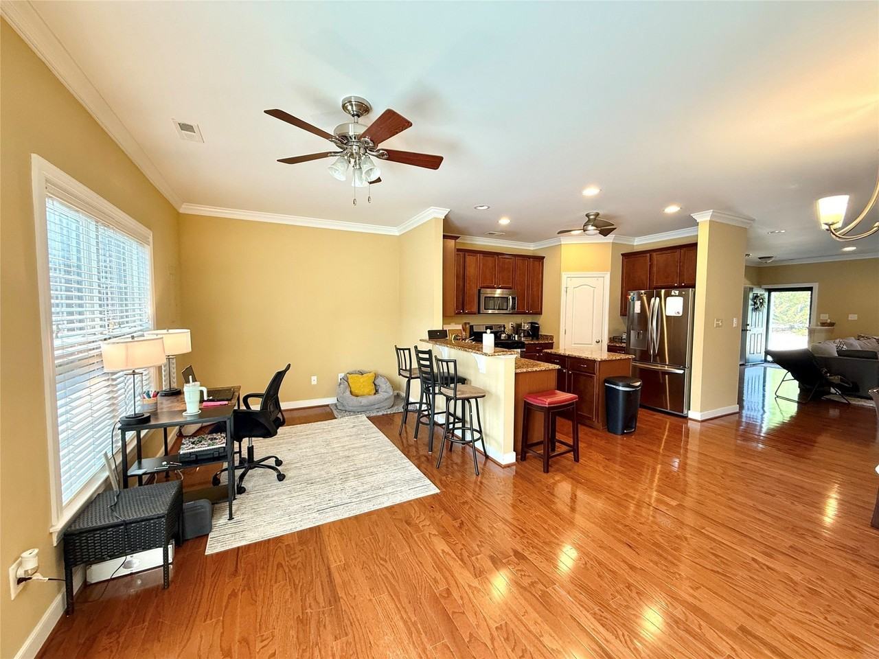 223 Quarterpath Rd - Photo 5 of 13