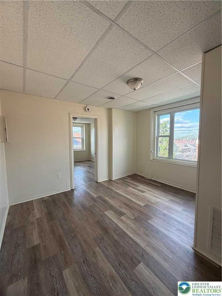 1218 Mechanic St #5 - Photo 3 of 8