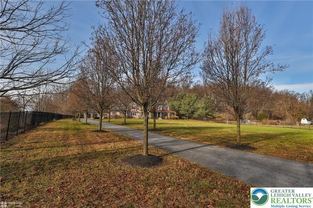 284 Walker Rd - Photo 3 of 50