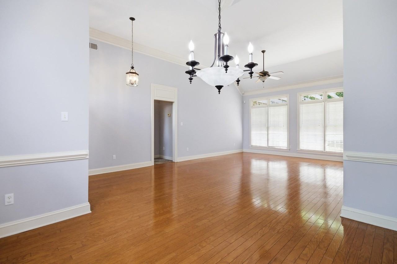 9143 Raspberry Ln - Photo 3 of 10