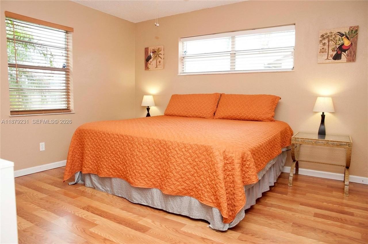 458 Se Doat St - Photo 6 of 30
