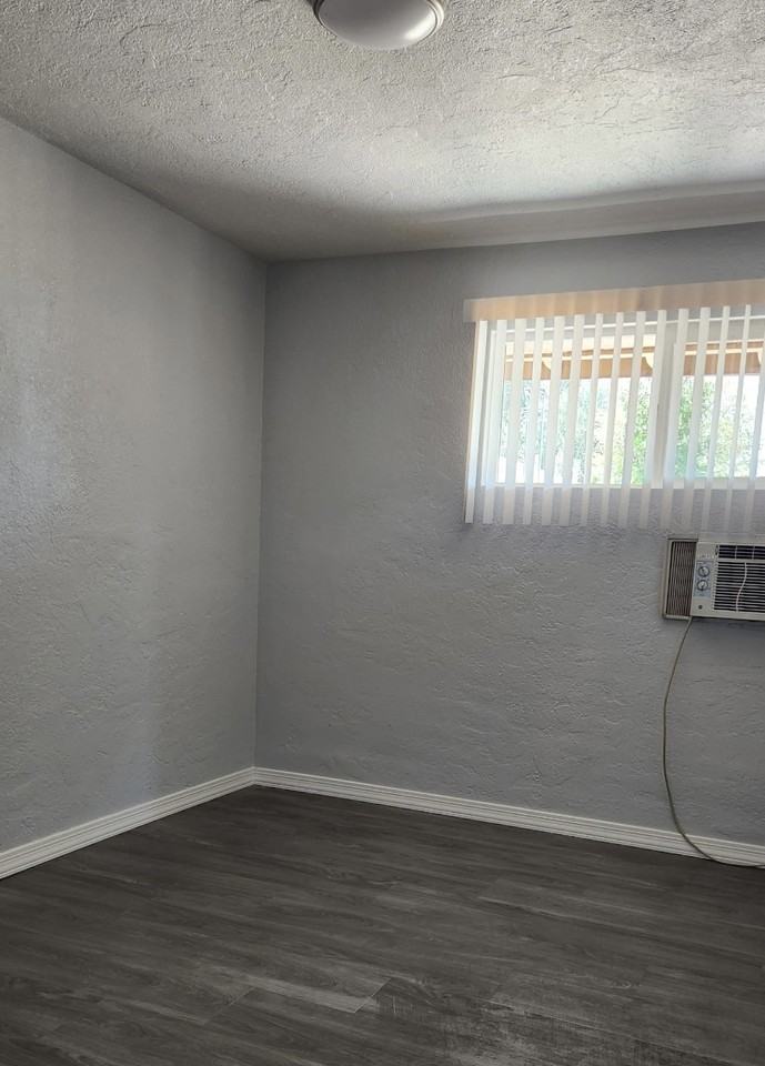 2645 W. Morten Avenue - Photo 5 of 11