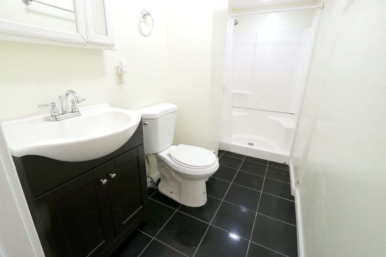 2319 East Genesee St - Photo 5 of 10