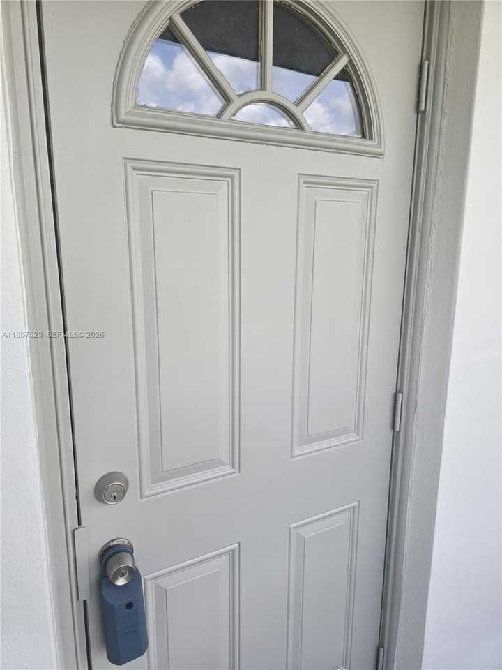 5151 W Oakland Park Blvd #303 - Photo 2 of 48