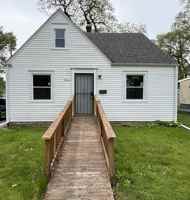 featured image of 621 W 44th Pl #1