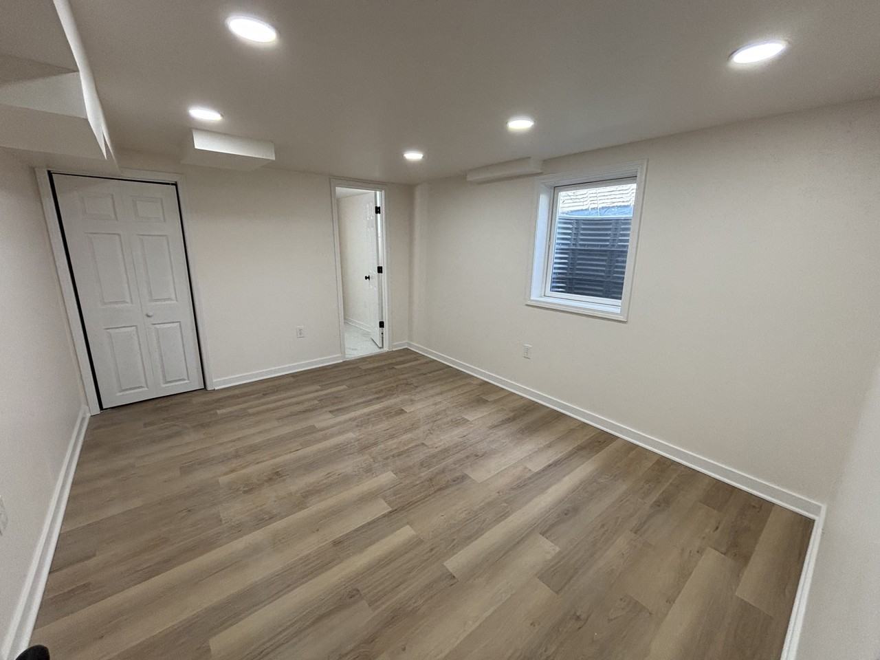621 W 44th Pl #1 - Photo 4 of 18