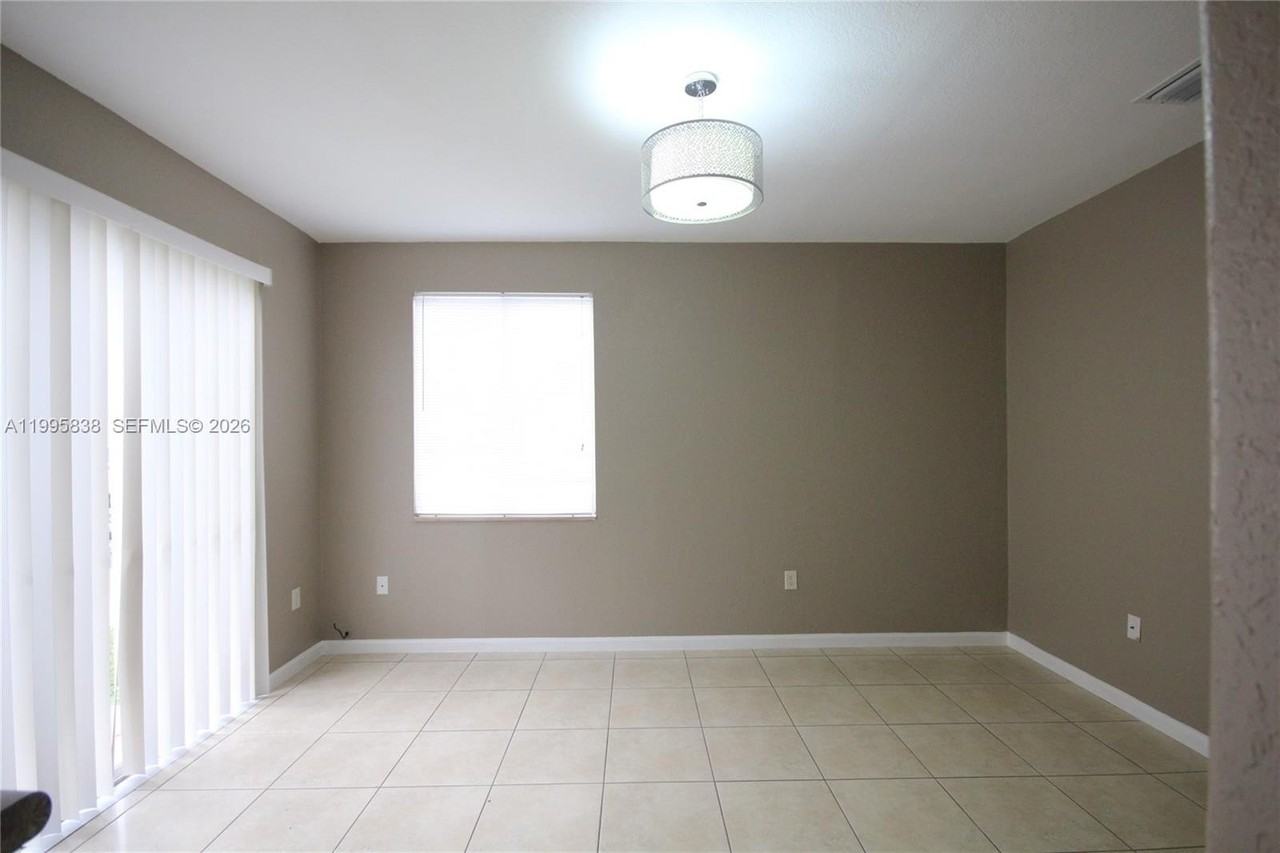 2726 Se 16th Ave #173 - Photo 6 of 43