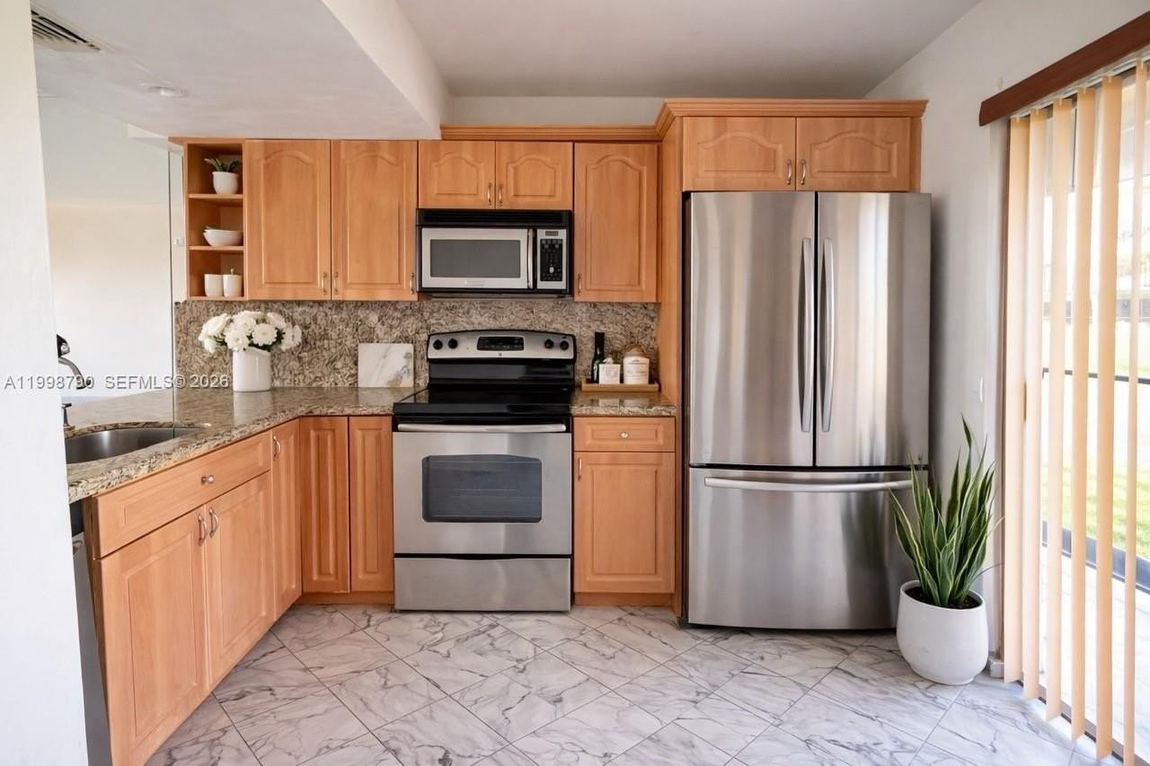 1283 W 51st Pl #12 - Photo 5 of 42