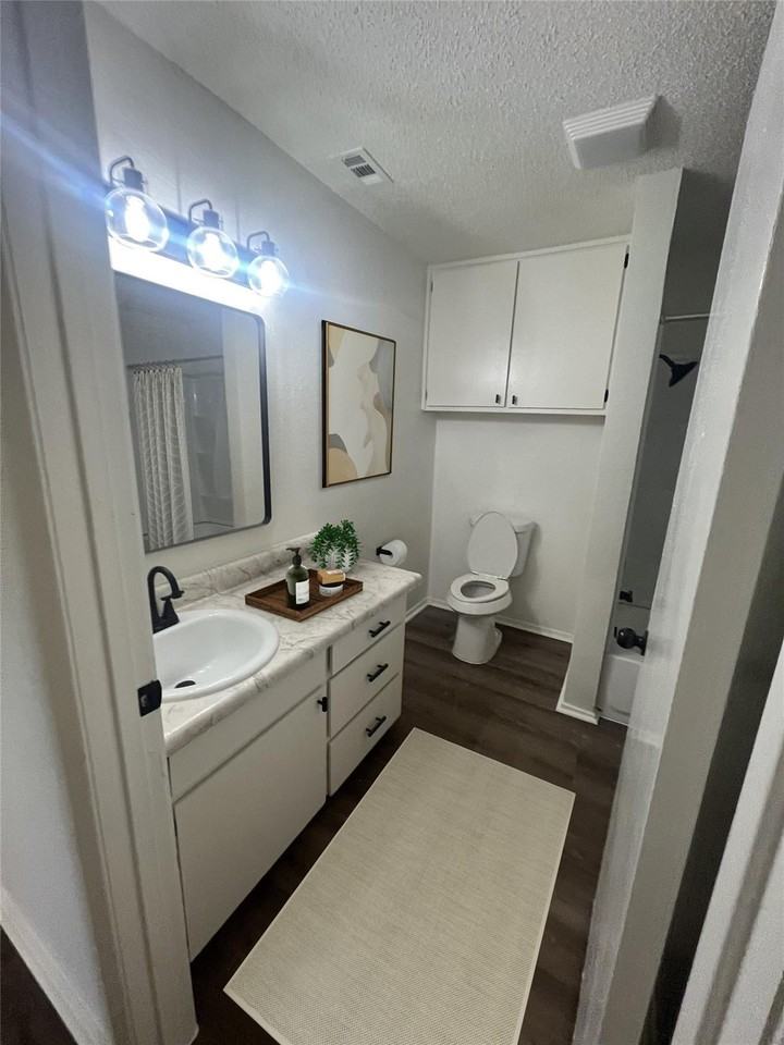 4639 Williams Road - Photo 5 of 29