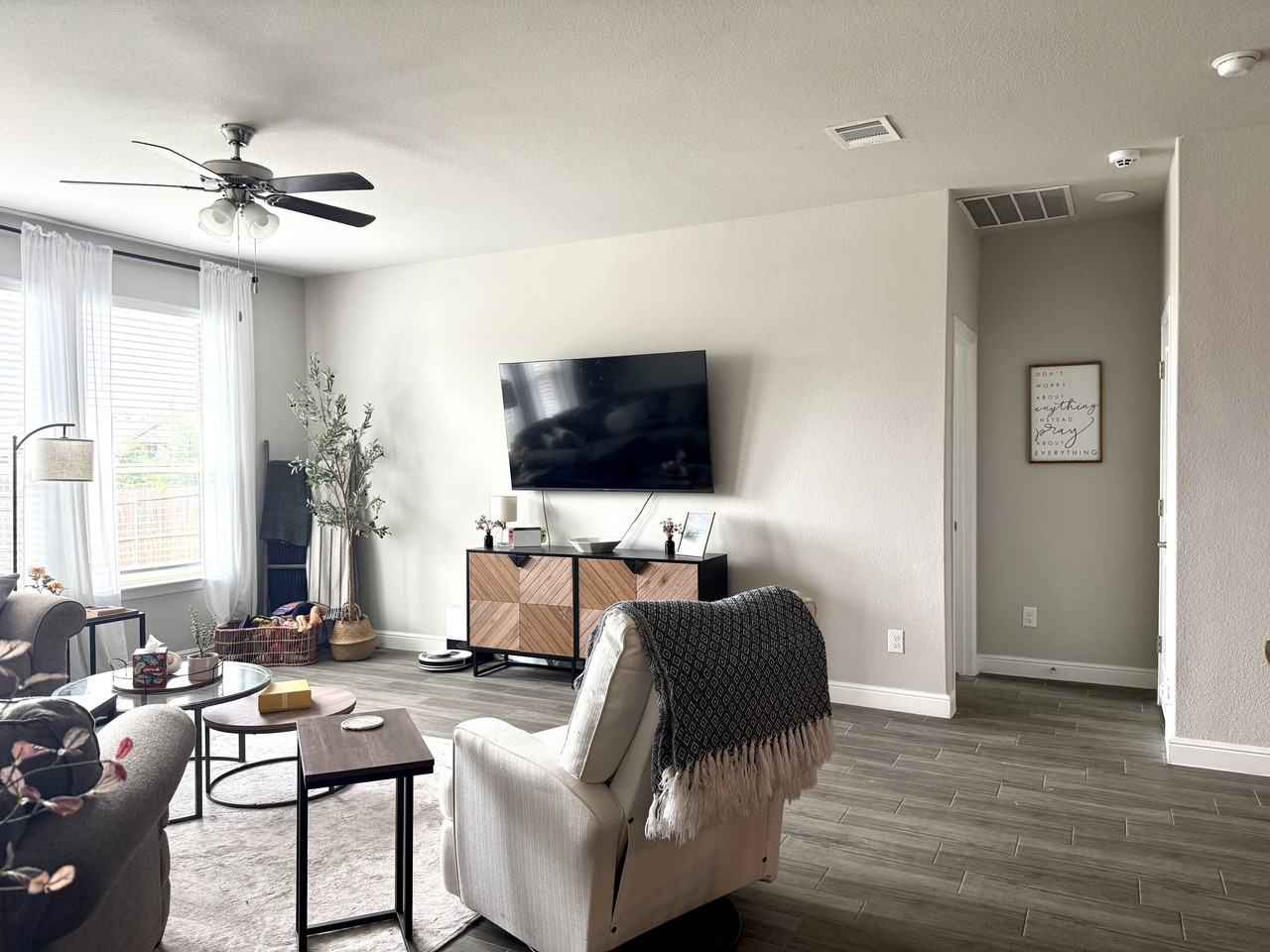 2433 Moon Ranch Dr #NA - Photo 6 of 15