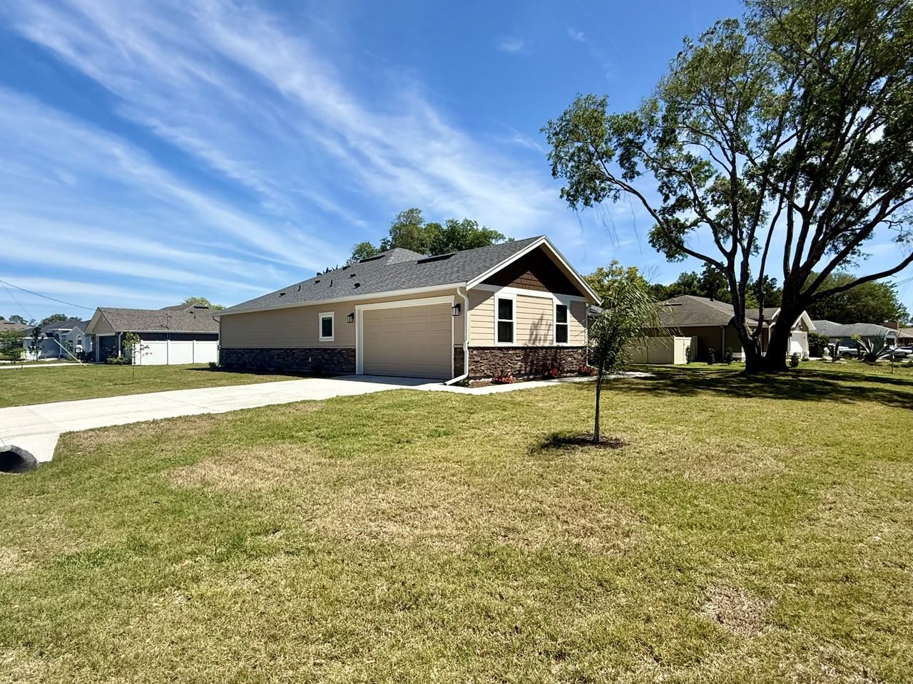 217 Parkview Dr #NA - Photo 3 of 29