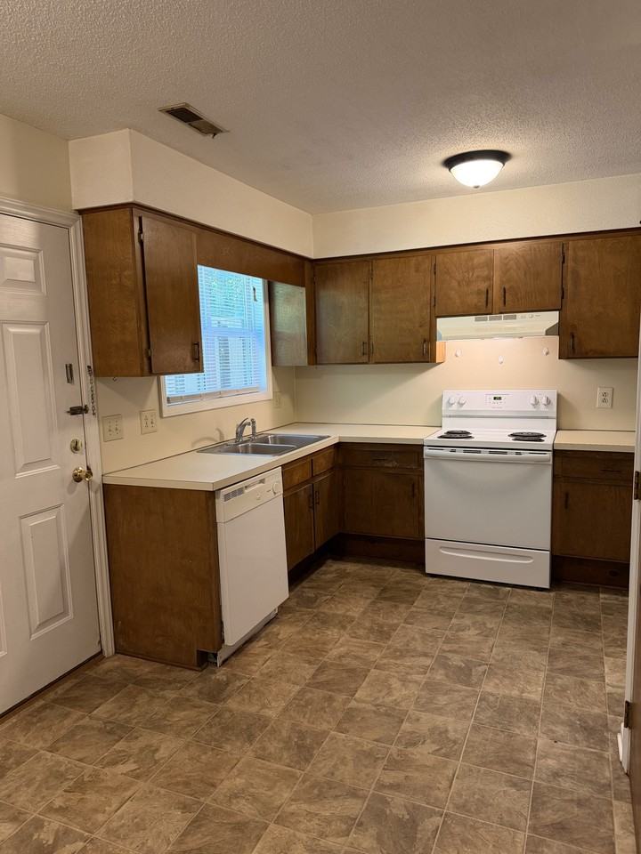 Little River Commons - Photo 4 of 15