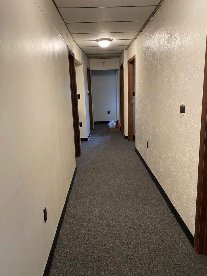 413 W Main Street - Photo 4 of 9