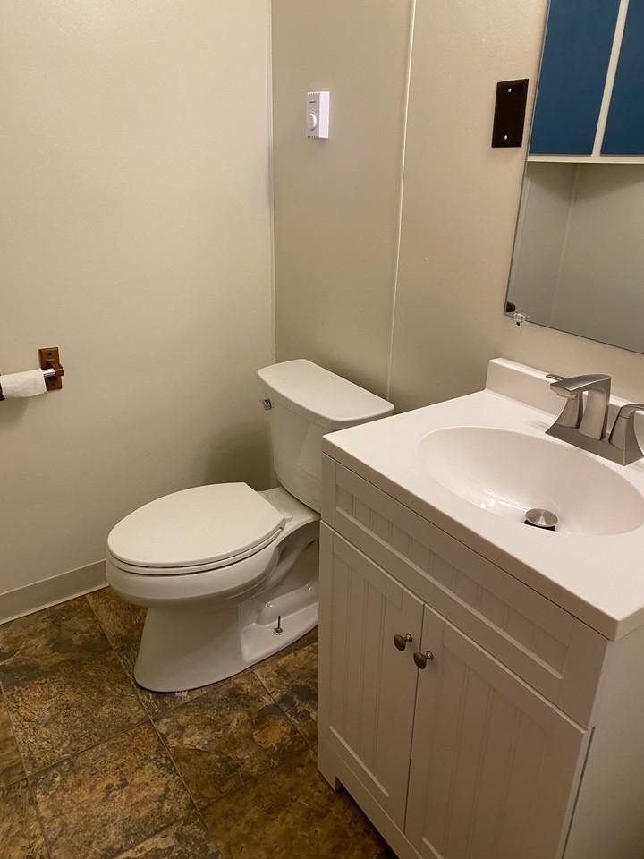 413 W Main Street - Photo 5 of 9