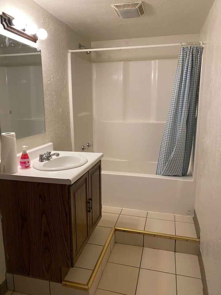 413 W Main Street - Photo 6 of 9