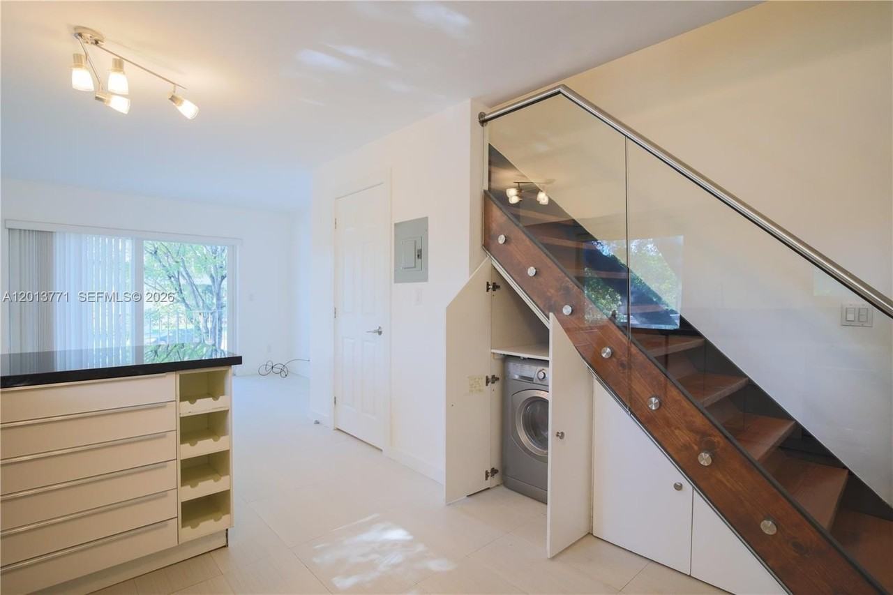 3239 W Trade Ave #9 - Photo 5 of 21