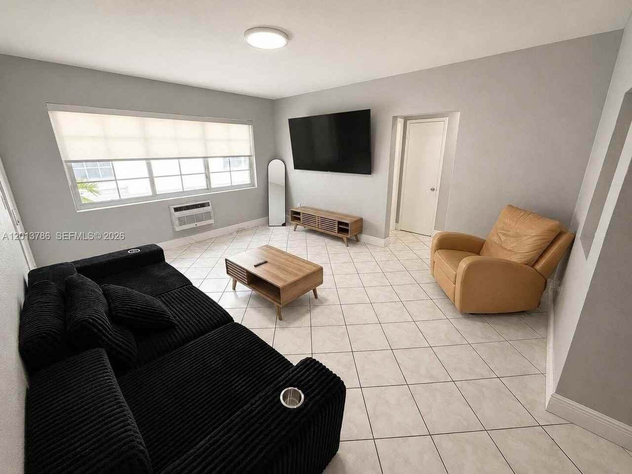 951 Jefferson Ave #1 - Photo 4 of 18