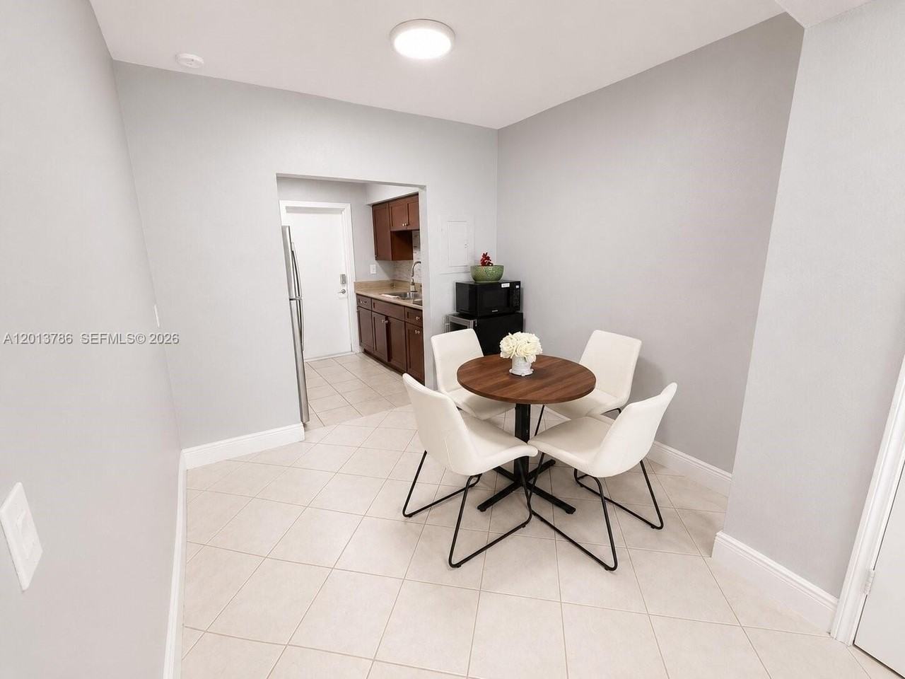 951 Jefferson Ave #1 - Photo 6 of 18
