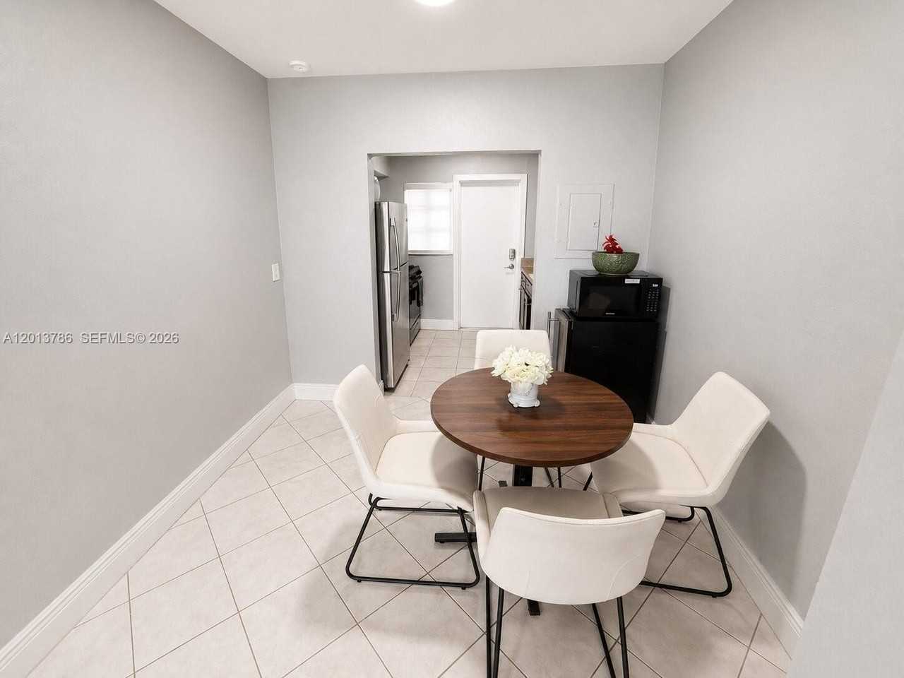 951 Jefferson Ave #1 - Photo 7 of 18