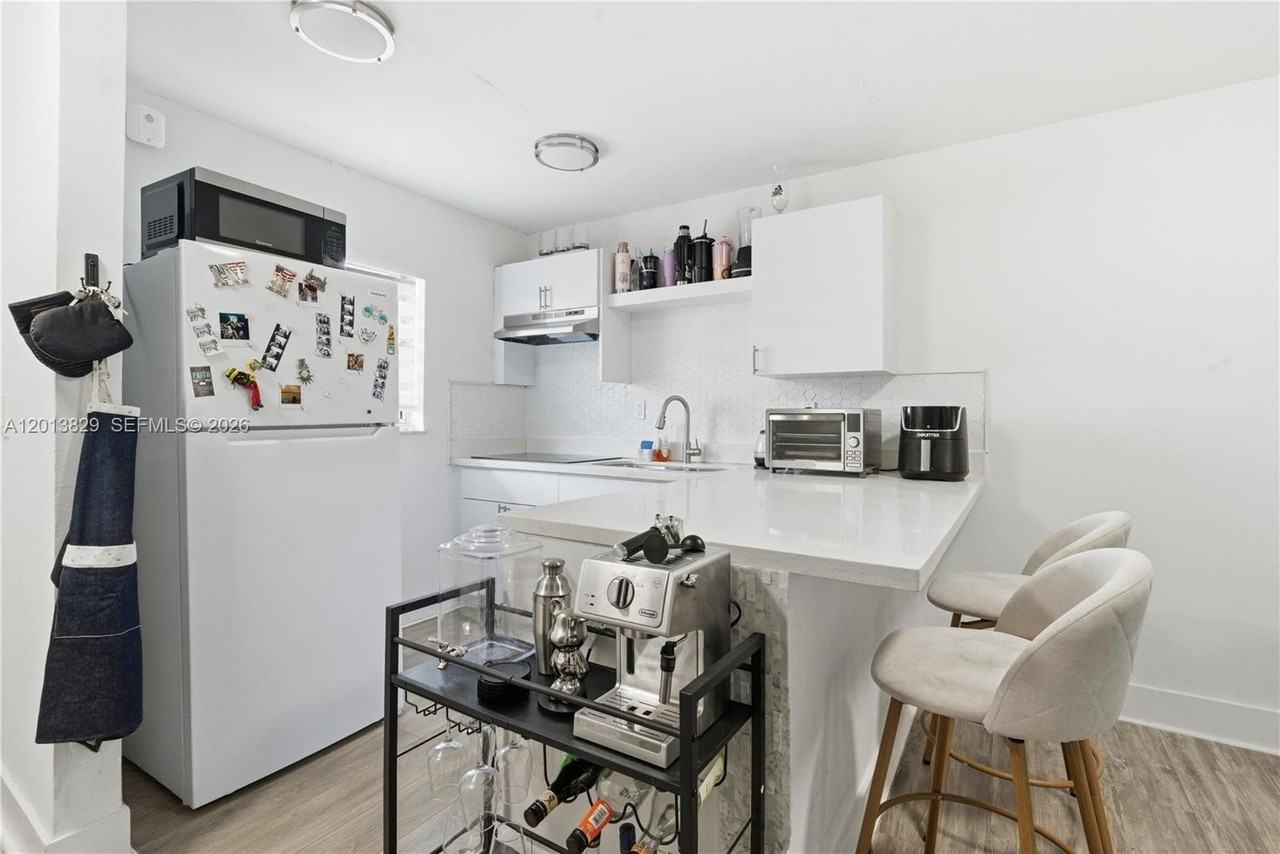 716 Michigan Ave #303 - Photo 3 of 10