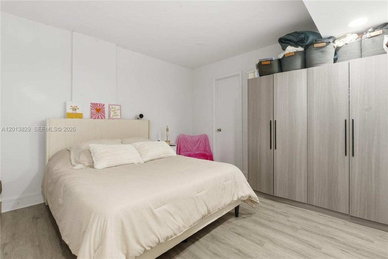 716 Michigan Ave #303 - Photo 6 of 10
