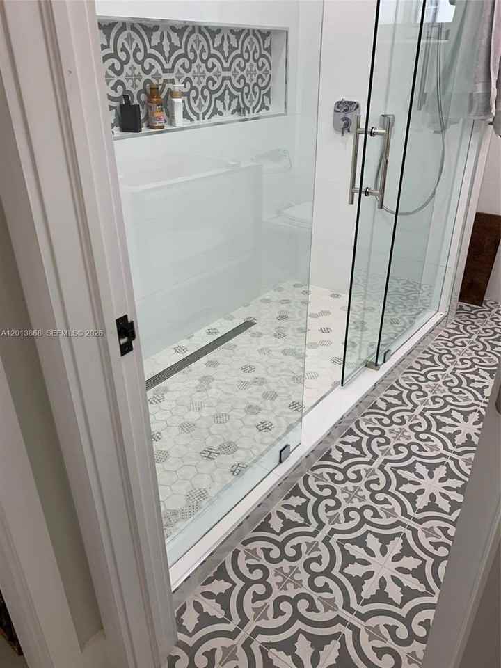 2235 Sw 25th Ter - Photo 7 of 15