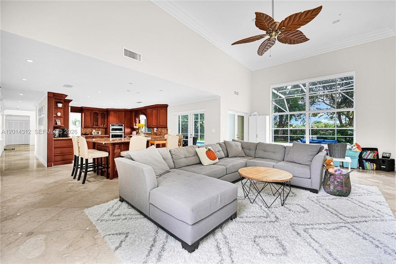 9866 Sw 111th Ter #9866 - Photo 6 of 50
