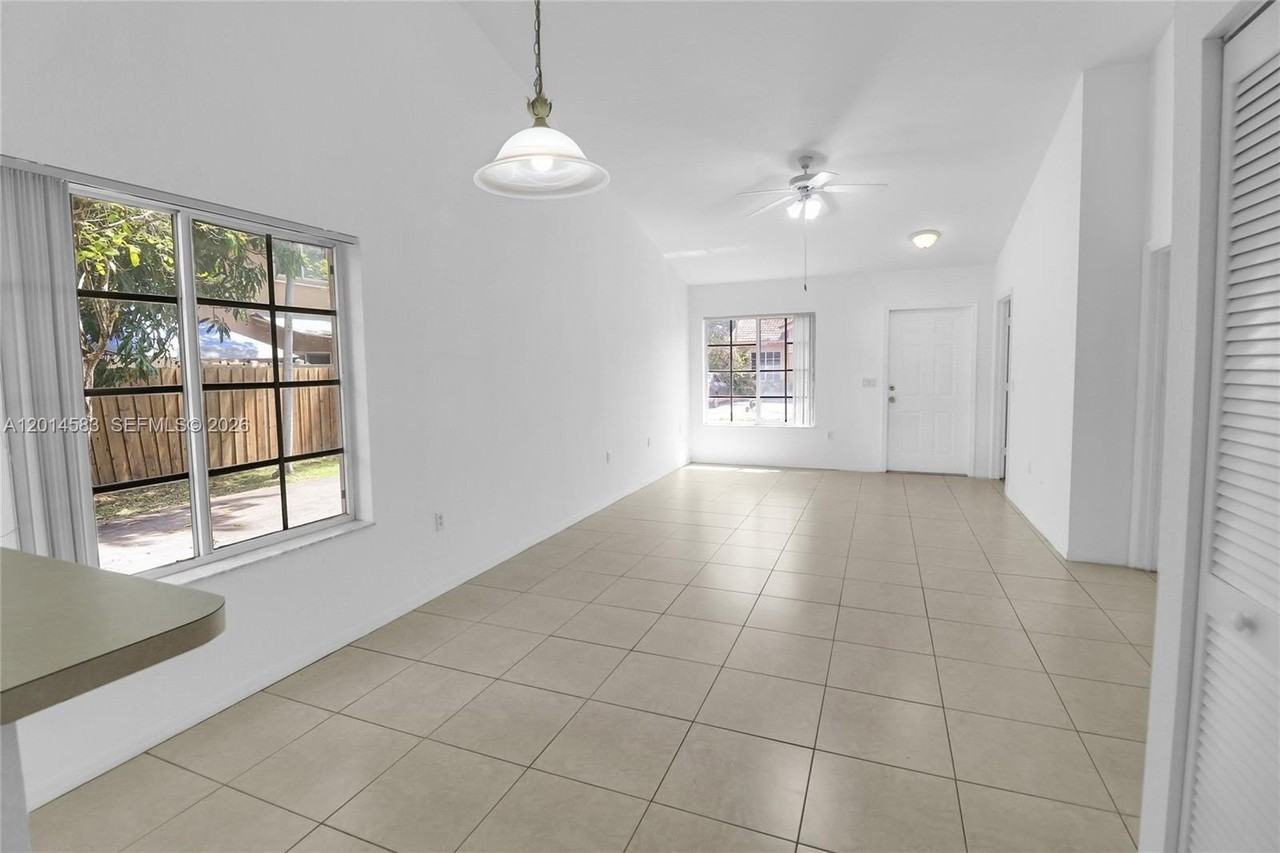 117 Se 3rd Ave #9 - Photo 4 of 22