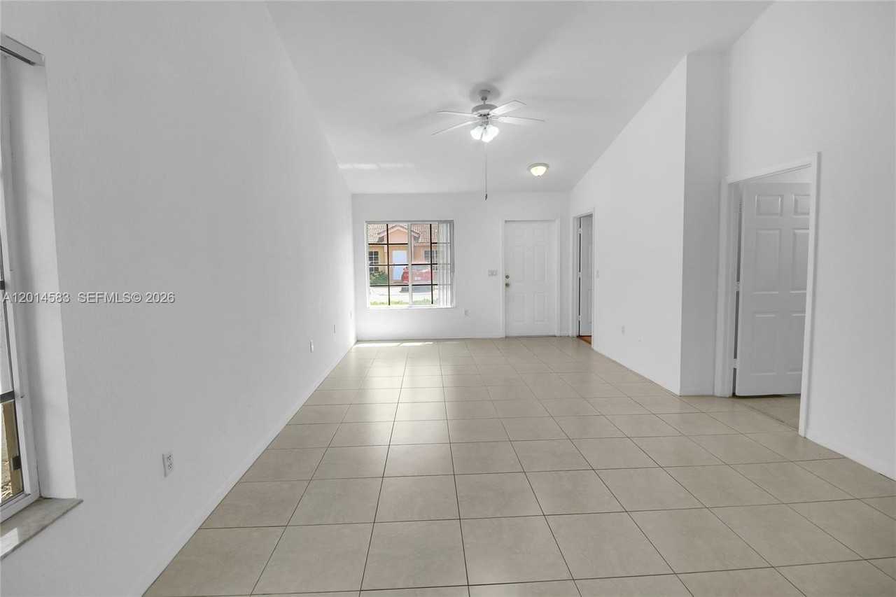 117 Se 3rd Ave #9 - Photo 5 of 22