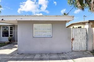featured image of 10710 Sw 43rd Ln #1
